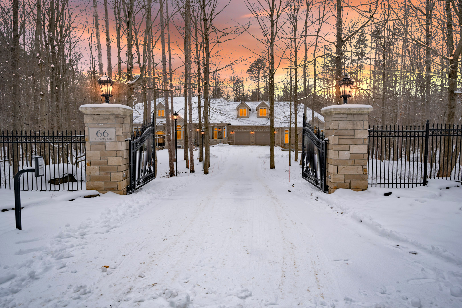 已成交：Whitchurch-Stouffville 66 Hill Country Dr 带门禁的定制庄园
